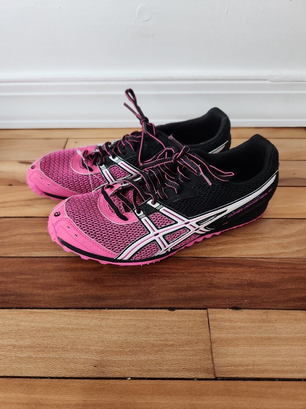 Asics Womens size 8 Hyper-Rocket Girl XCS Track Shoes